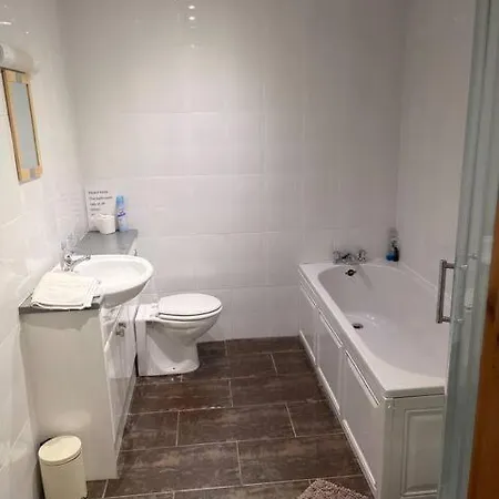 Holbeck Garden Apartment