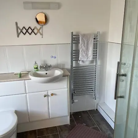 Holbeck Garden Apartment